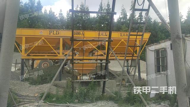 整機右側(cè)(設備外觀及核心部件) 整機右側(cè)(設備外觀及核心部件)