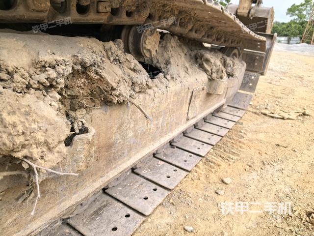 右驅(qū)動(dòng)輪（行走機(jī)構(gòu)）