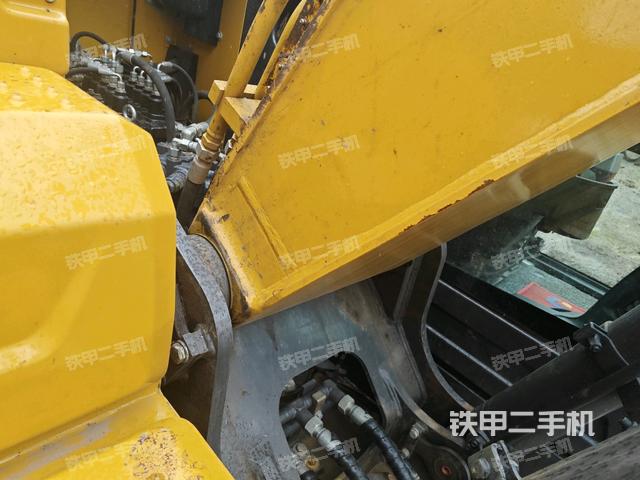 大臂根部?斜視(工作和回轉(zhuǎn)裝置) 大臂根部?斜視(工作和回轉(zhuǎn)裝置)