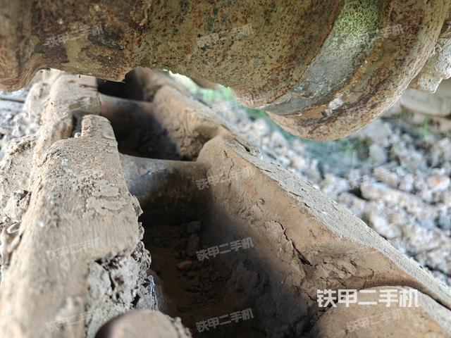 右侧履带整体(行走机构) 右侧履带整体(行走机构)