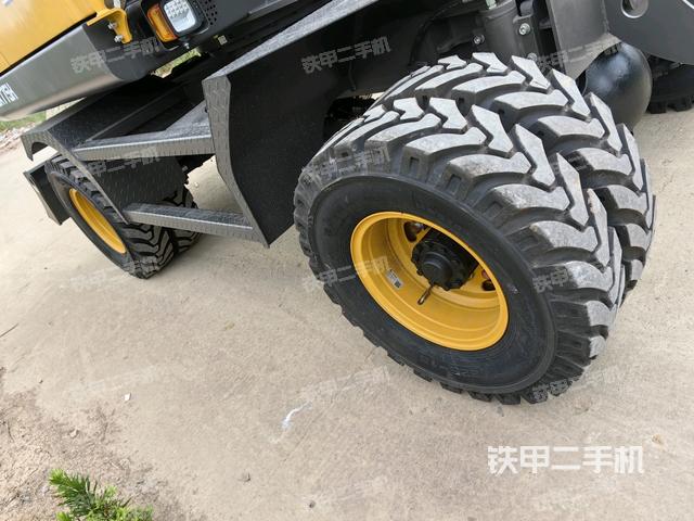 右側(cè)履帶整體?(行走機(jī)構(gòu)) 右側(cè)履帶整體?(行走機(jī)構(gòu))