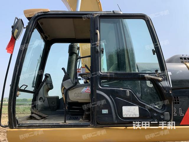 驾驶室整体(整机外观) 驾驶室整体(整机外观)