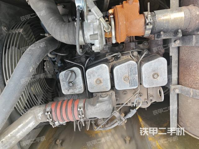 气门室盖螺丝特写(上车部件) 气门室盖螺丝特写(上车部件)