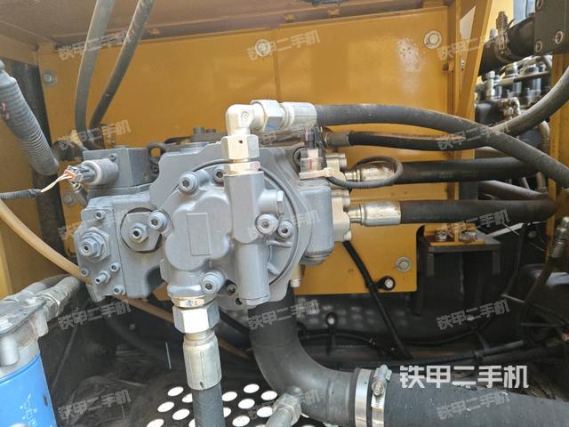液壓泵斜45?右(大件艙室) 液壓泵斜45?右(大件艙室)