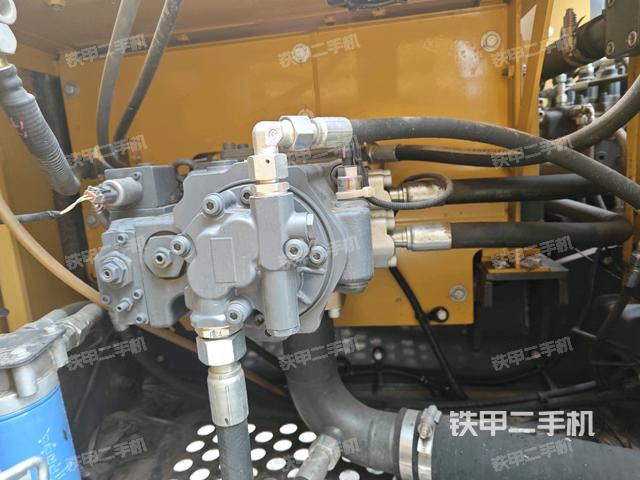 液壓泵斜45?左(大件艙室) 液壓泵斜45?左(大件艙室)