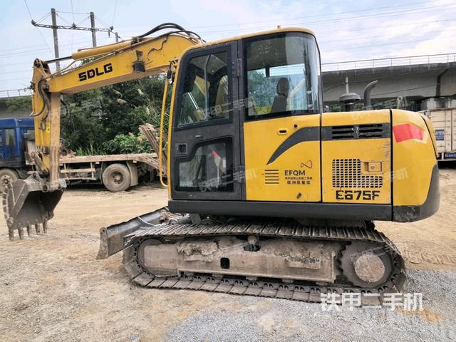 山東臨工E675F挖掘機