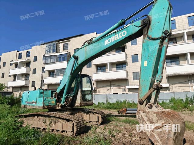 神鋼SK200-6挖掘機(jī)