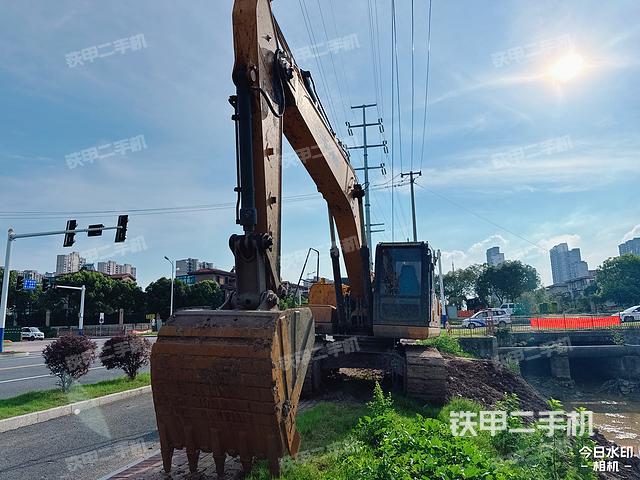 驾驶室整体（整机外观）