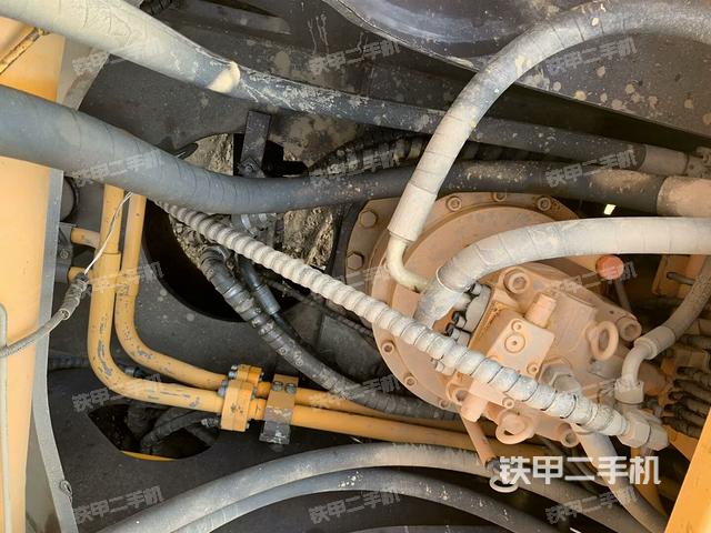 回轉(zhuǎn)馬達(dá)和主控閥(整機(jī)外觀) 回轉(zhuǎn)馬達(dá)和主控閥(整機(jī)外觀)