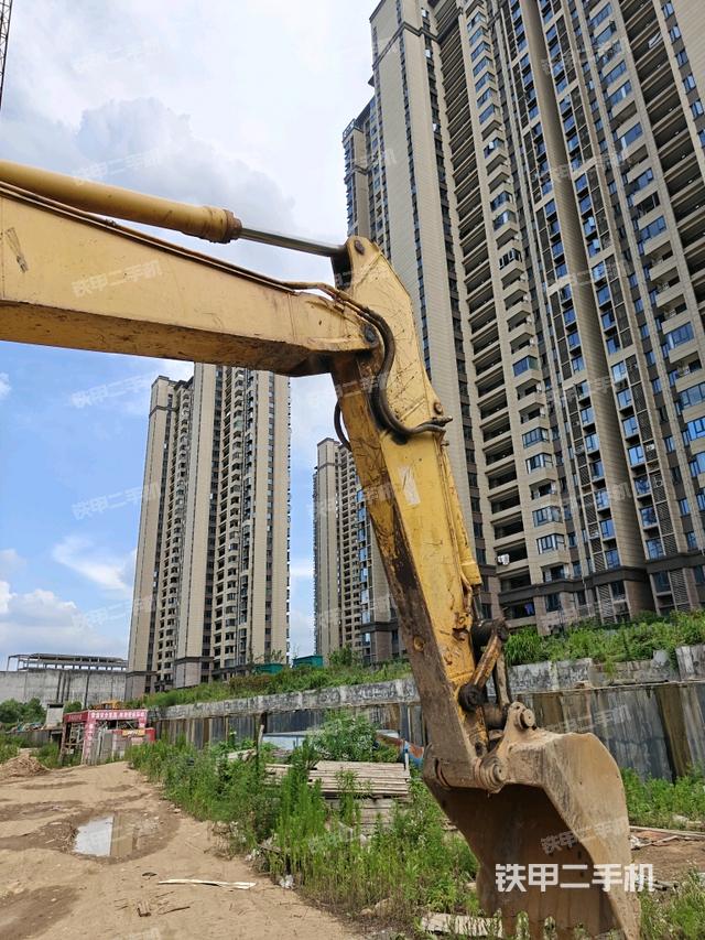 大臂背部俯視（工作和回轉(zhuǎn)裝置）