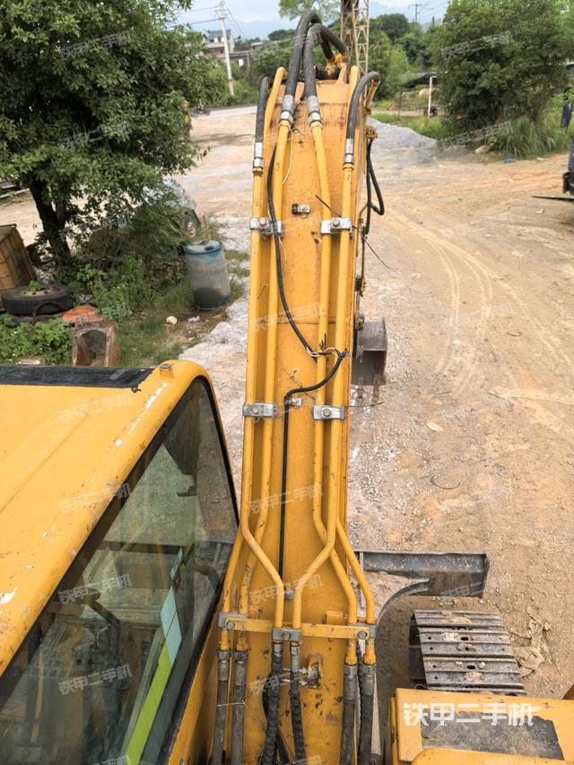 大臂根部?斜（工作和回轉(zhuǎn)裝置）