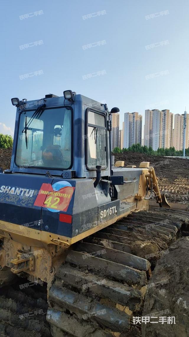 整机右后45°（设备外观及核心部件）