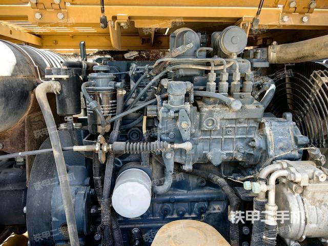 發(fā)動(dòng)機(jī)室（上車部件）