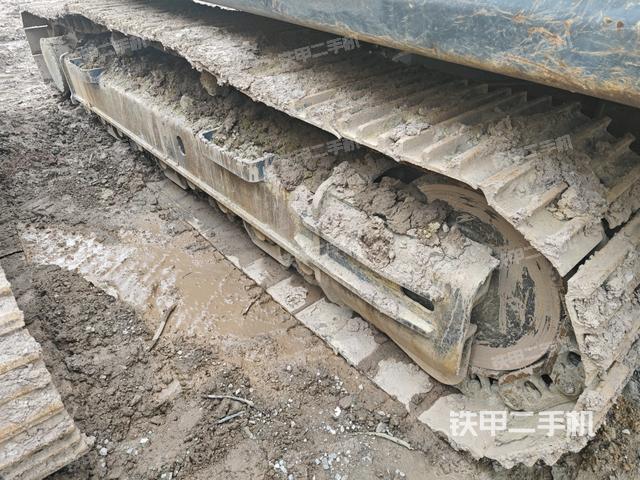 右侧履带整体(行走机构) 右侧履带整体(行走机构)
