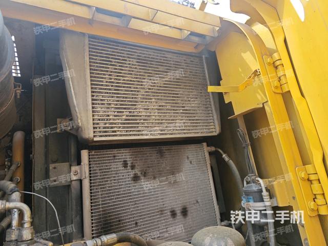 散热器正面(大件舱室) 散热器正面(大件舱室)