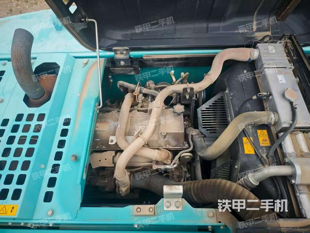 发动机整体俯视(整机外观) 发动机整体俯视(整机外观)