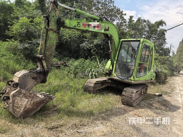 小松PC60-7E挖掘机的设备实拍-第2张实拍照片