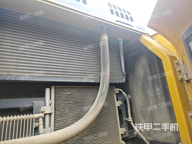 散热器正面(大件舱室) 散热器正面(大件舱室)