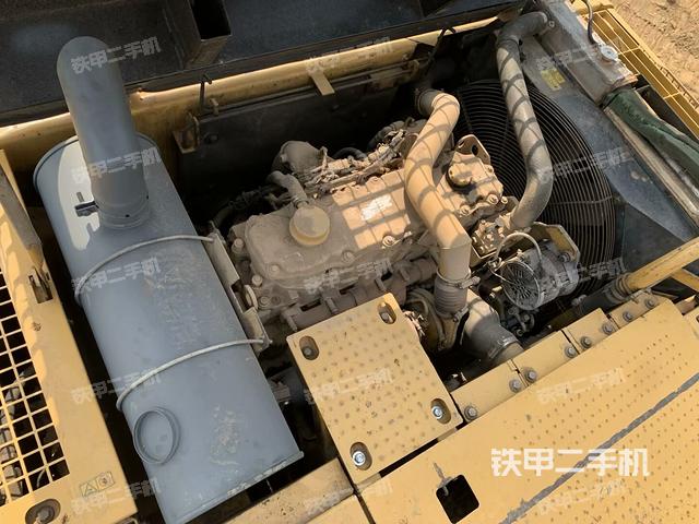 发动机整体俯视(整机外观) 发动机整体俯视(整机外观)