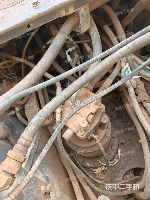 回轉(zhuǎn)馬達（上車部件）