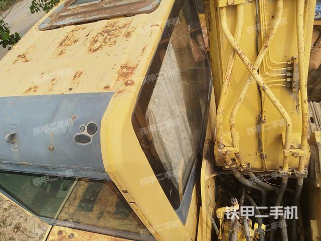 驾驶室顶部（整机外观）