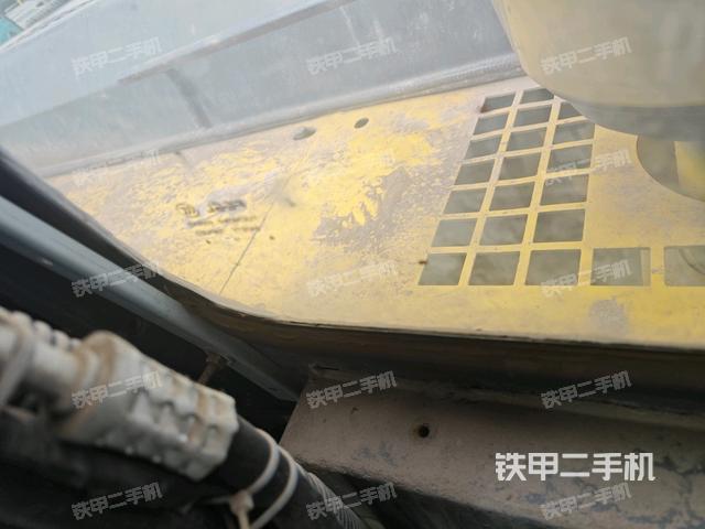 后窗玻璃角标(驾驶室部分) 后窗玻璃角标(驾驶室部分)