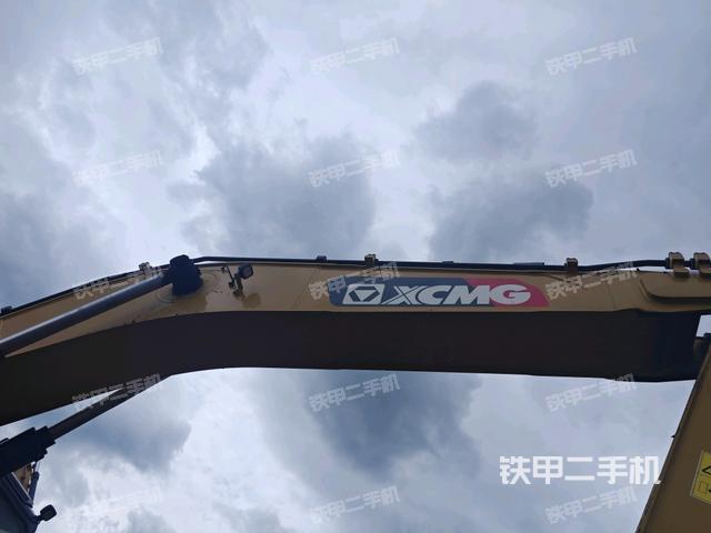 大臂整体 右侧(工作和回转装置) 大臂整体 右侧(工作和回转装置)