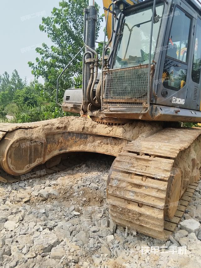 徐工XE470D挖掘機(jī)