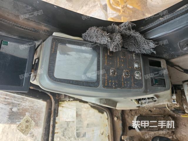 显示屏 (驾驶室部分) 显示屏 (驾驶室部分)