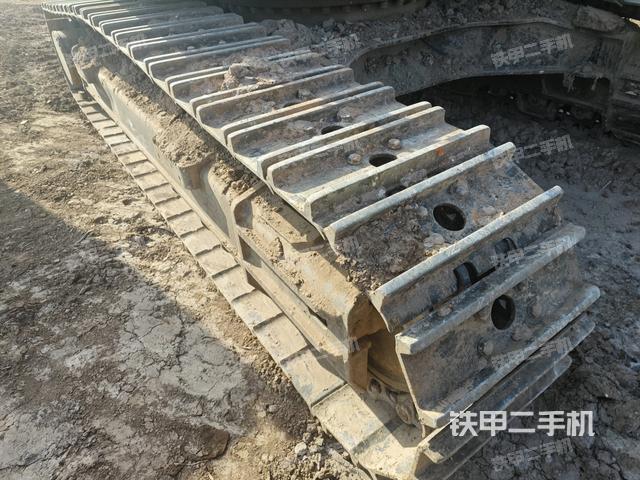 左側(cè)履帶整體?(行走機(jī)構(gòu)) 左側(cè)履帶整體?(行走機(jī)構(gòu))