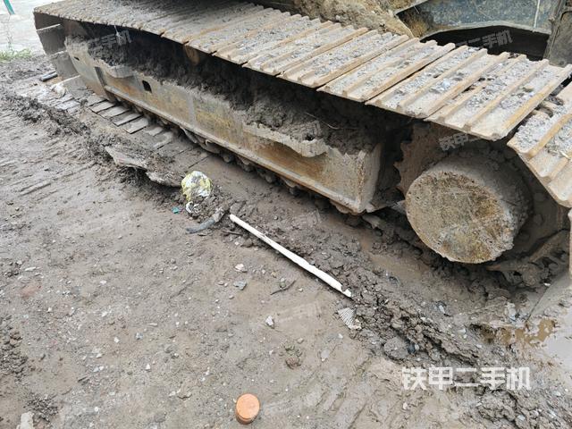左侧履带整体 (行走机构) 左侧履带整体 (行走机构)