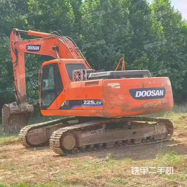 斗山DH225LC-7挖掘機(jī)