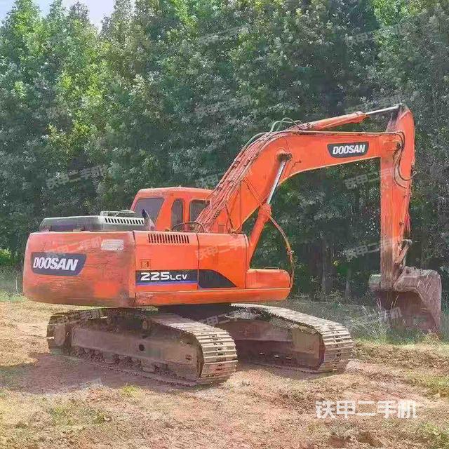 整機(jī)右后45°(整機(jī)外觀) 整機(jī)右后45°(整機(jī)外觀)