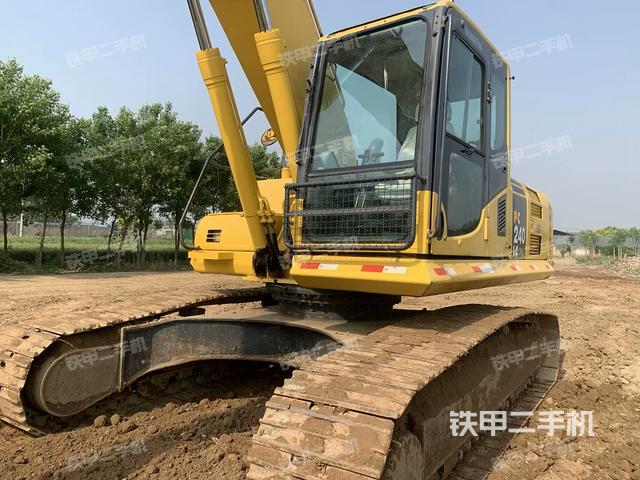 驾驶室顶部(整机外观) 驾驶室顶部(整机外观)