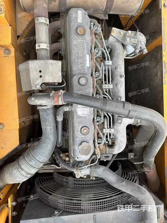 发动机整体俯视(整机外观) 发动机整体俯视(整机外观)