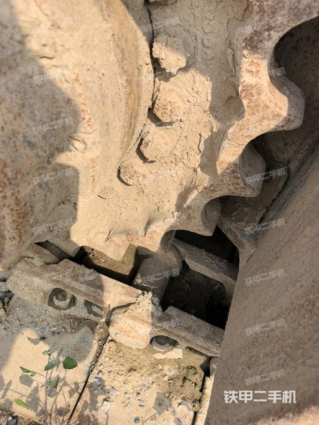 右导向轮(行走机构) 右导向轮(行走机构)