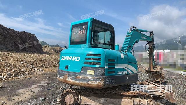 整机右后45°（整机外观）