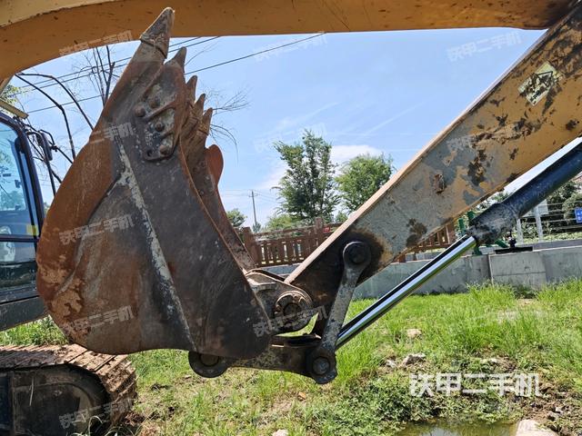 大臂整体 右侧(工作和回转装置) 大臂整体 右侧(工作和回转装置)