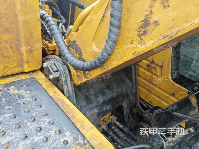 大臂根部?斜視(工作和回轉(zhuǎn)裝置) 大臂根部?斜視(工作和回轉(zhuǎn)裝置)