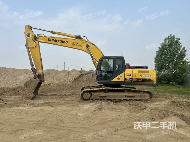 住友SH240-6挖掘機(jī)