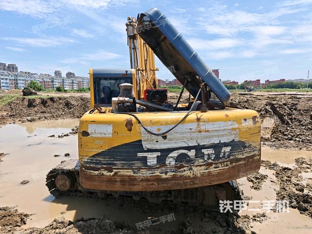 右后45(整機外觀) 右后45(整機外觀)