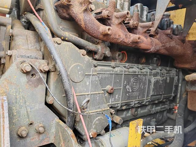 发动机左侧（整机外观及大件）