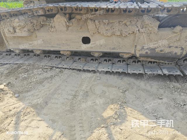 单侧履带整体(整机外观) 单侧履带整体(整机外观)