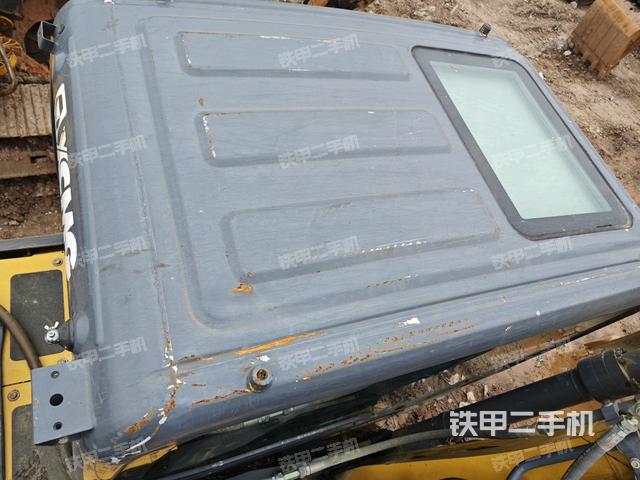 驾驶室顶部俯视(上车部件) 驾驶室顶部俯视(上车部件)