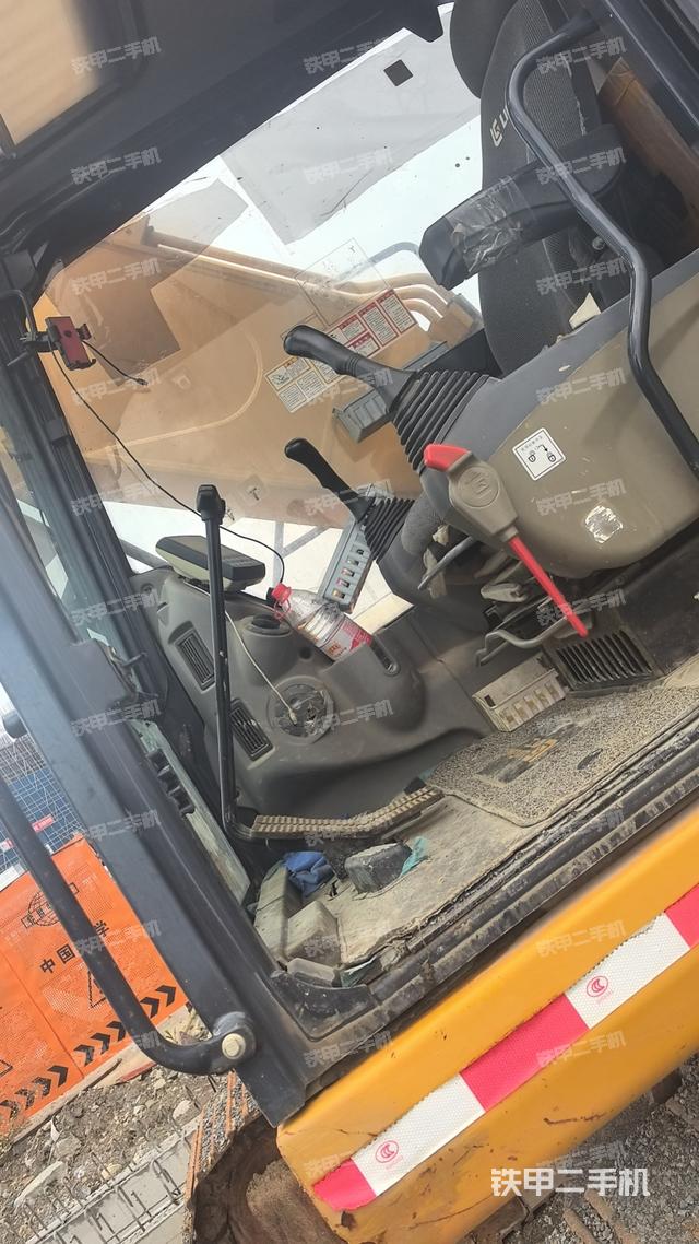 驾驶室整体（整机外观）