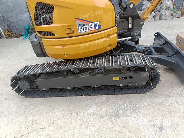 单侧履带整体（整机外观）