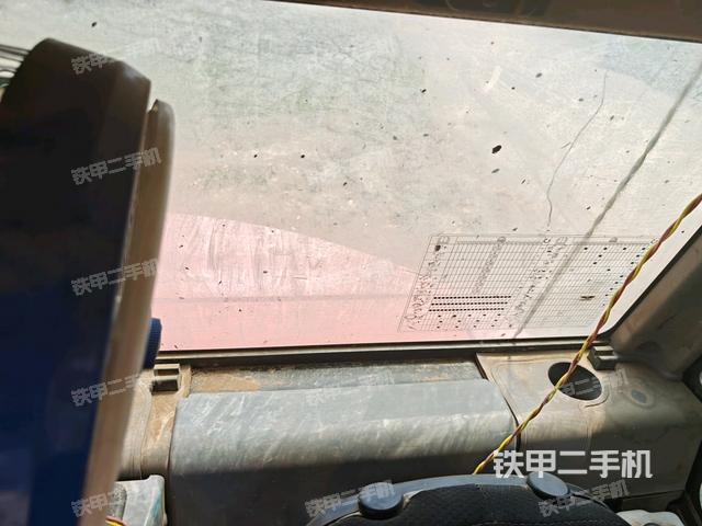显示屏 (驾驶室部分) 显示屏 (驾驶室部分)