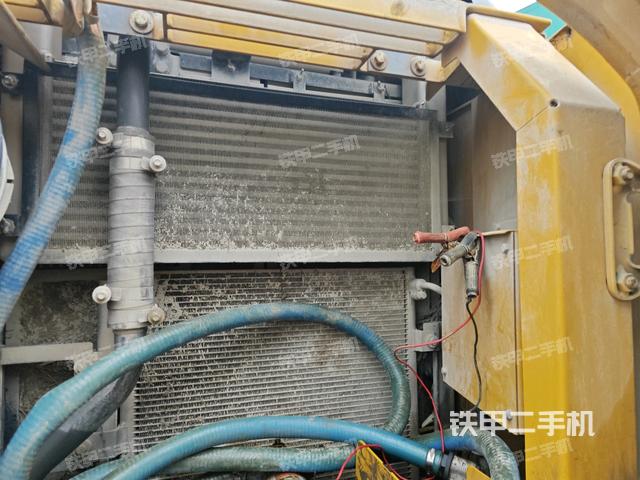 散热器正面(大件舱室) 散热器正面(大件舱室)