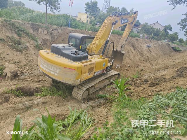整机右后45°(整机外观) 整机右后45°(整机外观)