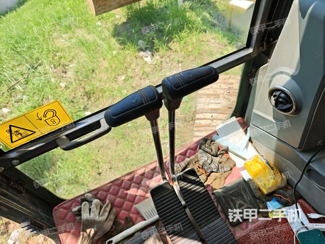 后窗玻璃角标(驾驶室部分) 后窗玻璃角标(驾驶室部分)
